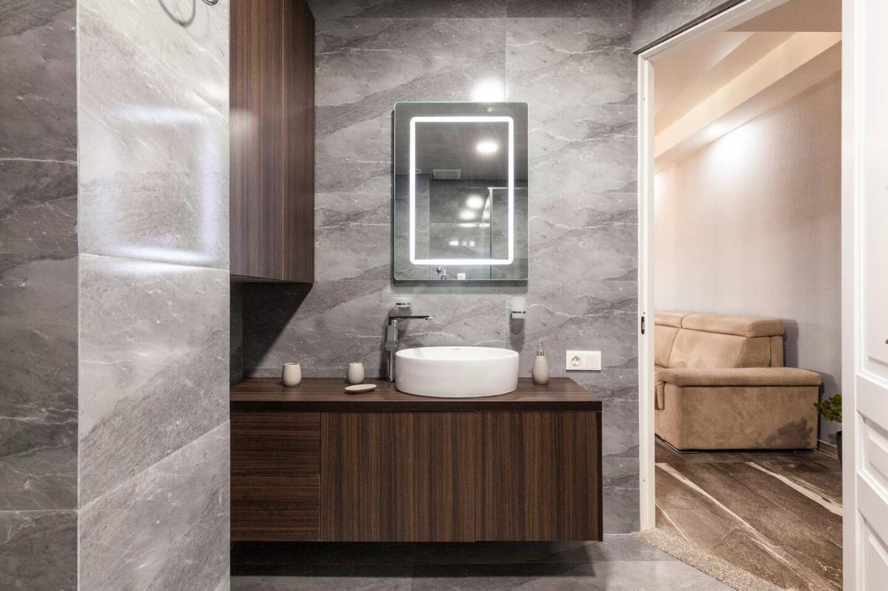 Veli Group Apartment In Old City Kutaisi Exterior foto