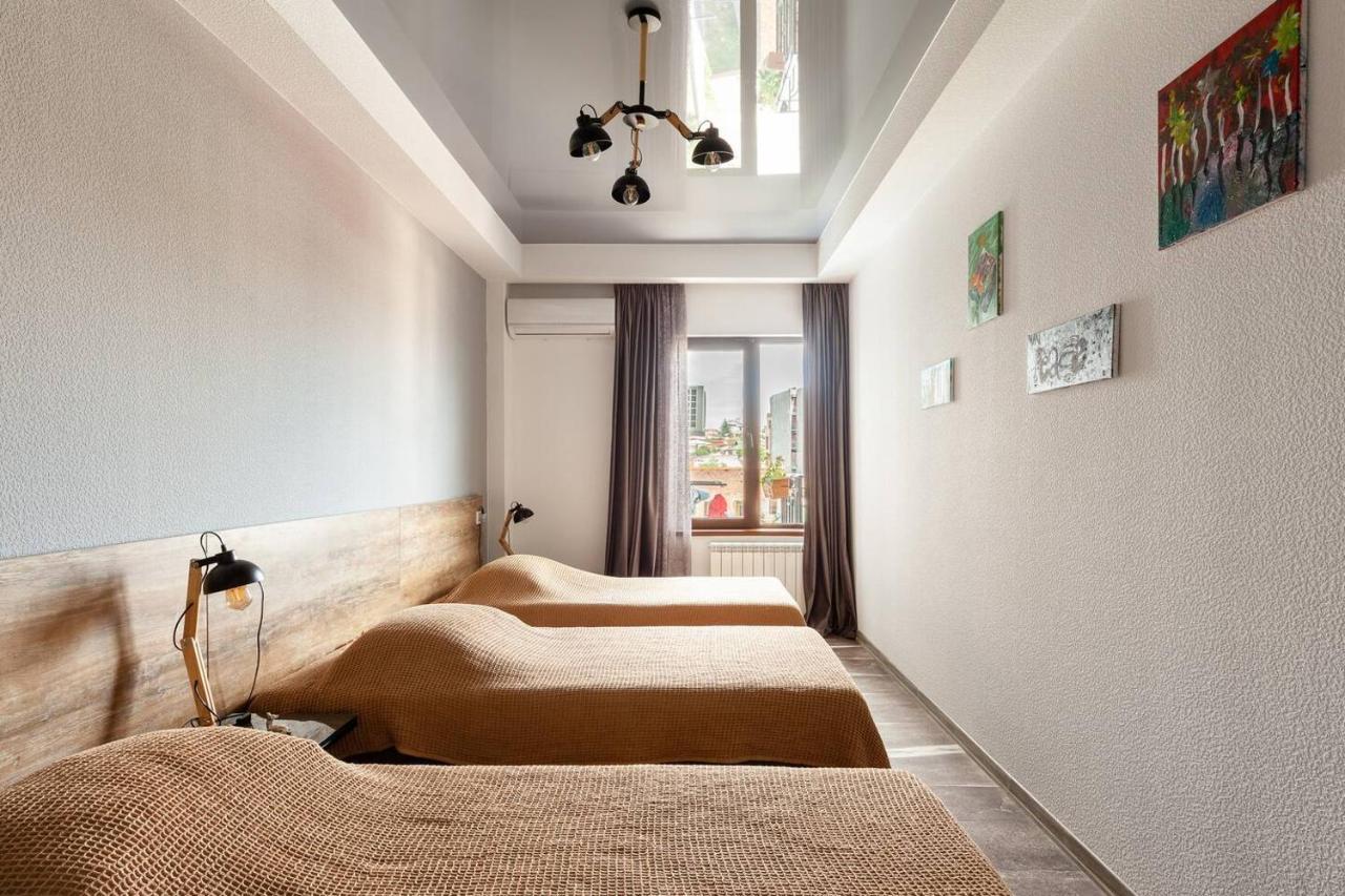 Veli Group Apartment In Old City Kutaisi Exterior foto