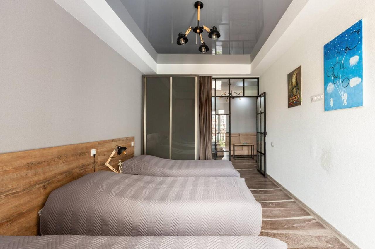 Veli Group Apartment In Old City Kutaisi Exterior foto